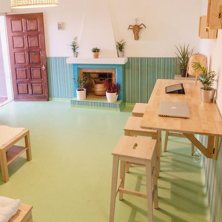 Hospedium Hostel Republica Surf House Эрисейра Экстерьер фото